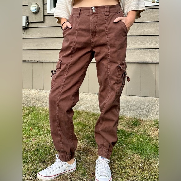 Refuge Dark Chocolate Cargo Pants - Picture 10 of 10